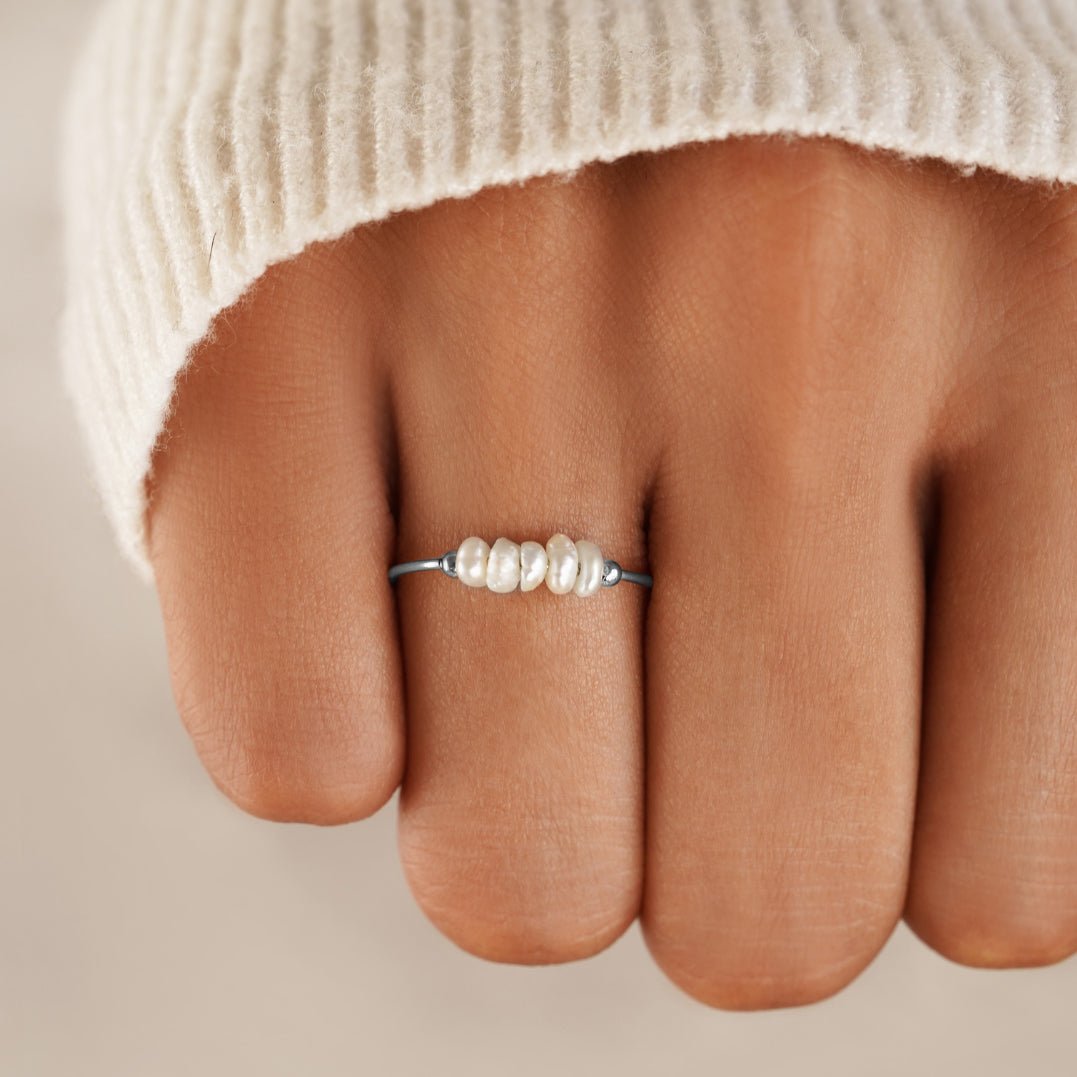 PEARLA | CLASSIC SILVER FRESHWATER PEARL RING