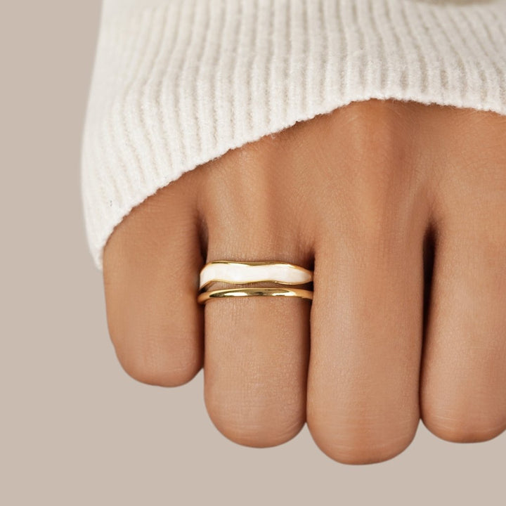 LUXE | ELEGANT GOLD LAYERED WAVE RING
