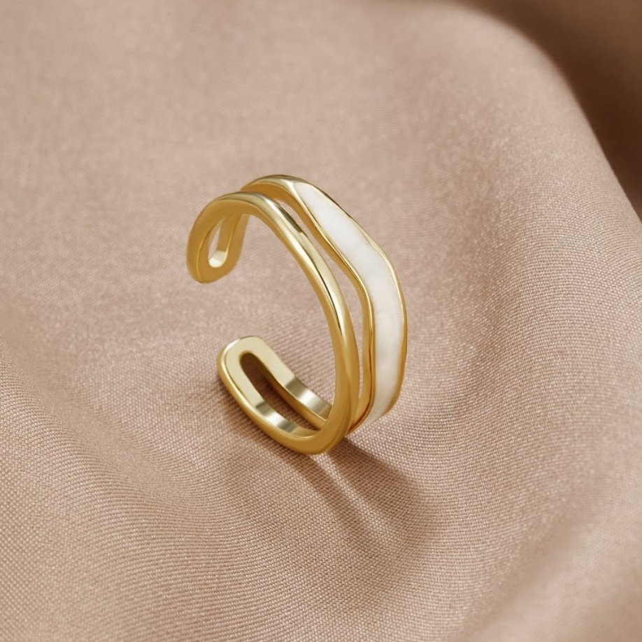 LUXE | ELEGANT GOLD LAYERED WAVE RING