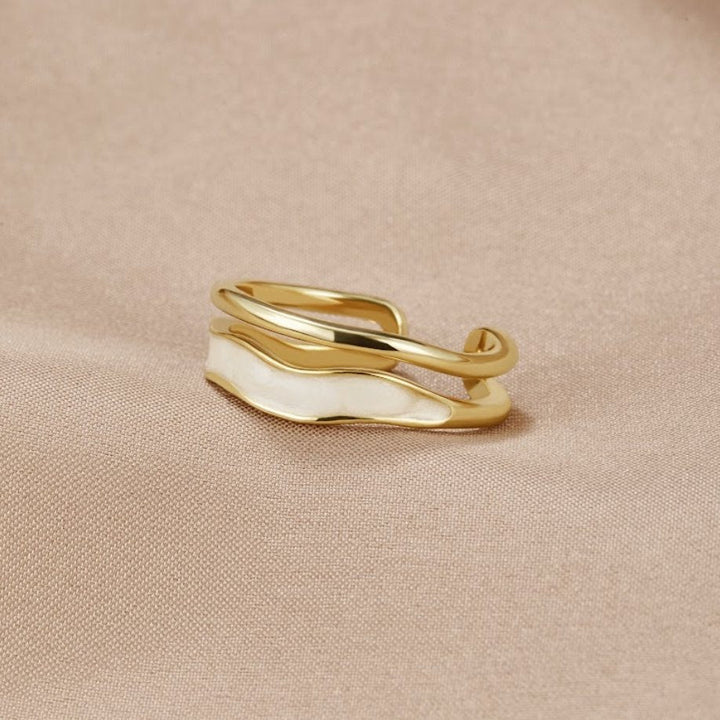 LUXE | ELEGANT GOLD LAYERED WAVE RING
