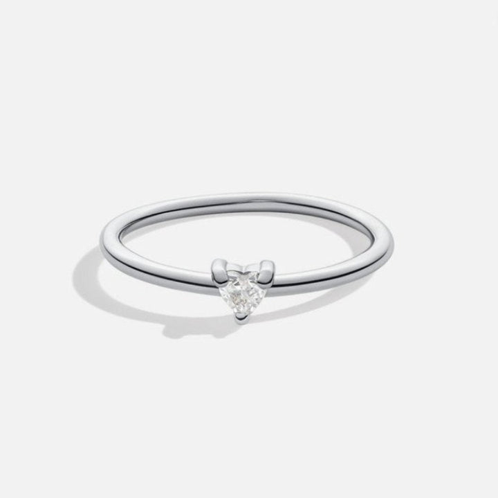LUVIA | MINIMALIST HEART-SHAPED CRYSTAL RING