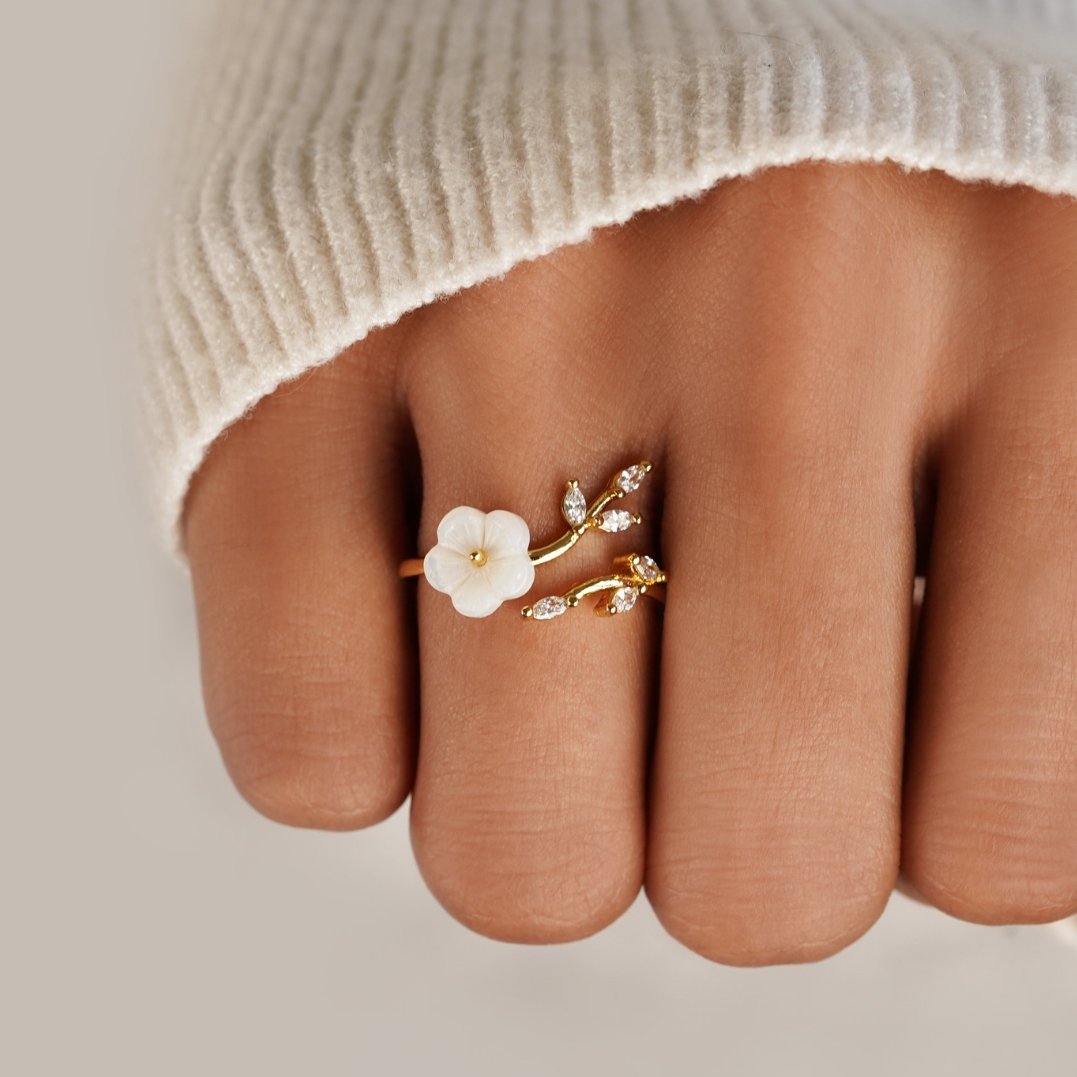BLOSSOM | SPRING-INSPIRED WHITE PETAL RING