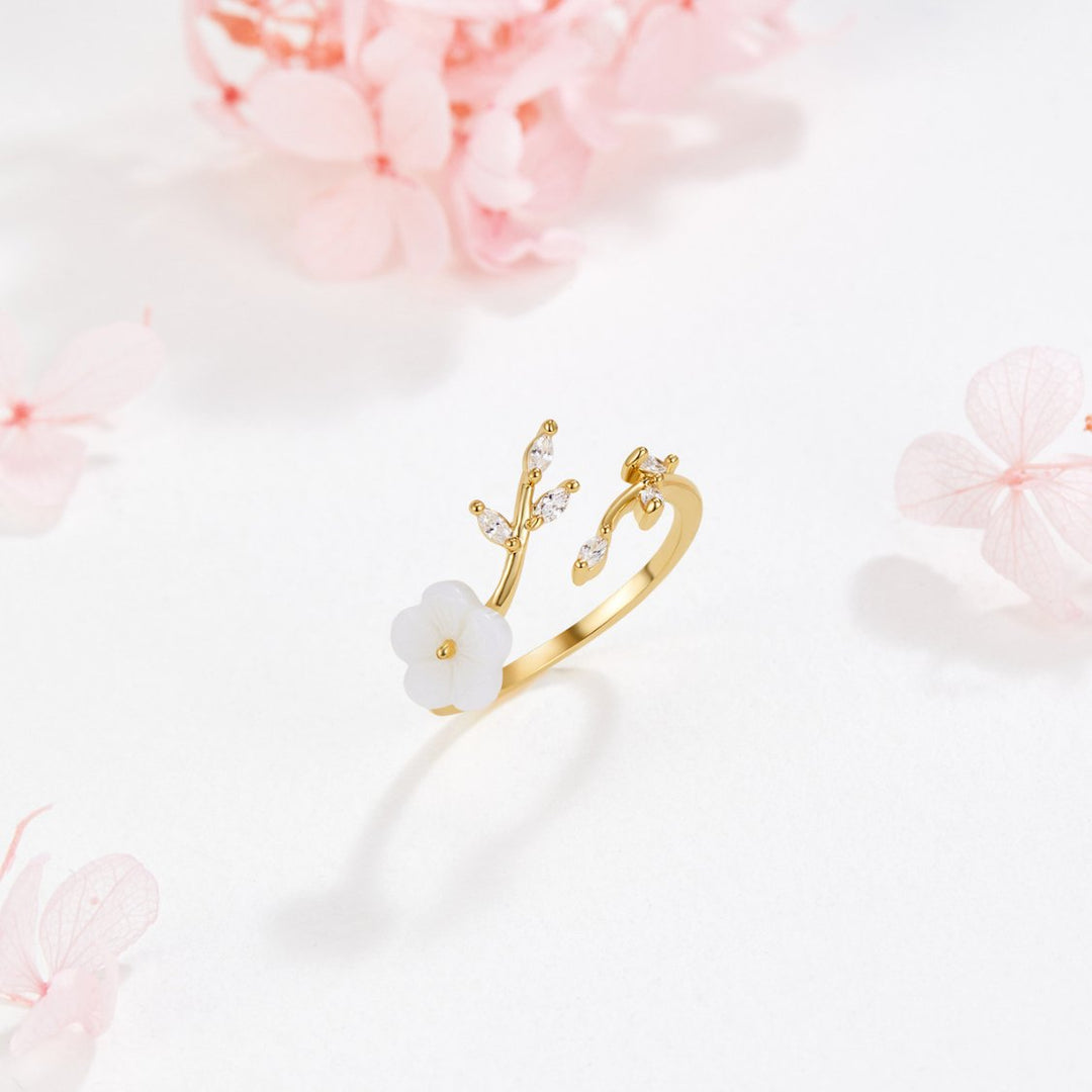 BLOSSOM | SPRING-INSPIRED WHITE PETAL RING